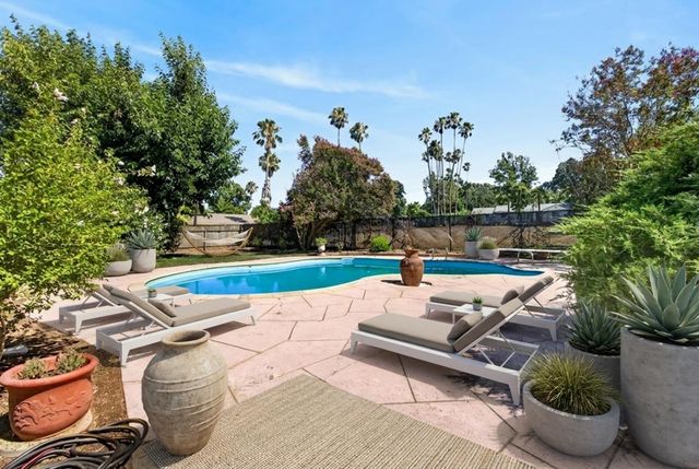 6900 Palm Ave, Fair Oaks, CA 95628