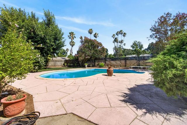 6900 Palm Ave, Fair Oaks, CA 95628