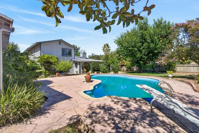 6900 Palm Ave, Fair Oaks, CA 95628