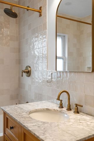 6-8 Hawthorne Park 2, Cambridge, MA 02138