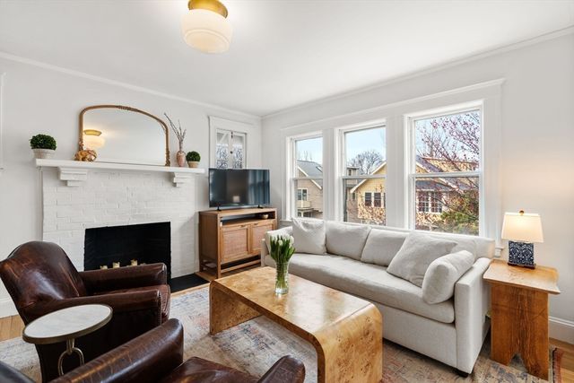 6-8 Hawthorne Park 2, Cambridge, MA 02138