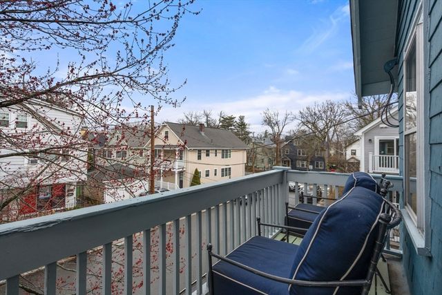 6-8 Hawthorne Park 2, Cambridge, MA 02138