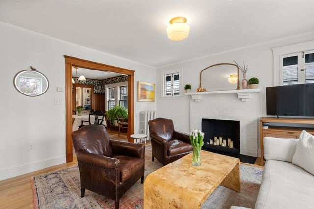 6-8 Hawthorne Park 2, Cambridge, MA 02138