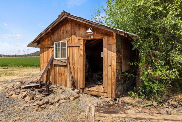 35429 McCartie Lane, Bonanza, OR 97623