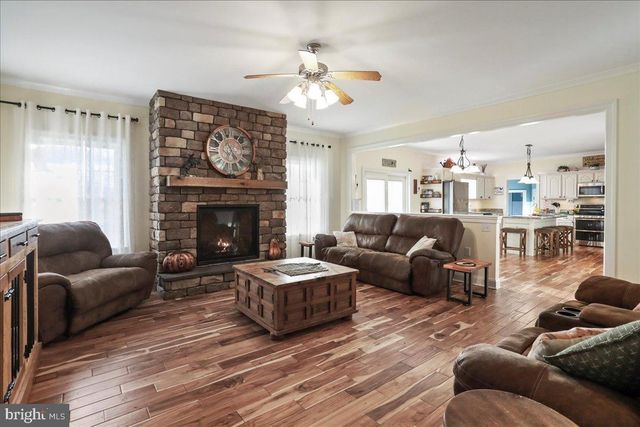 414 MCMURRAN FARM LN, Shepherdstown, WV 25443