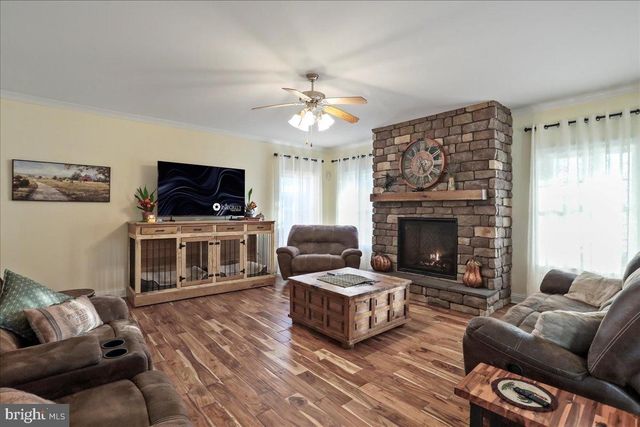 414 MCMURRAN FARM LN, Shepherdstown, WV 25443