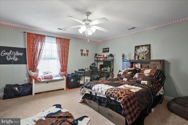 414 MCMURRAN FARM LN, Shepherdstown, WV 25443