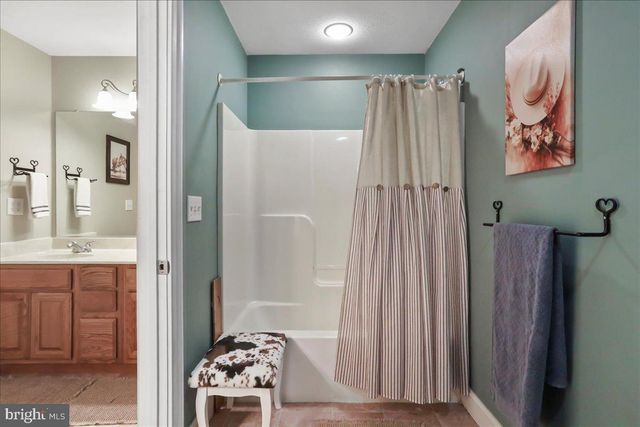 414 MCMURRAN FARM LN, Shepherdstown, WV 25443