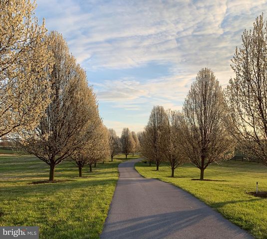 414 MCMURRAN FARM LN, Shepherdstown, WV 25443