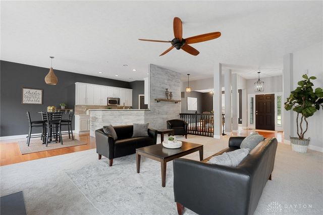 4220 Grace Circle, Beavercreek, OH 45431
