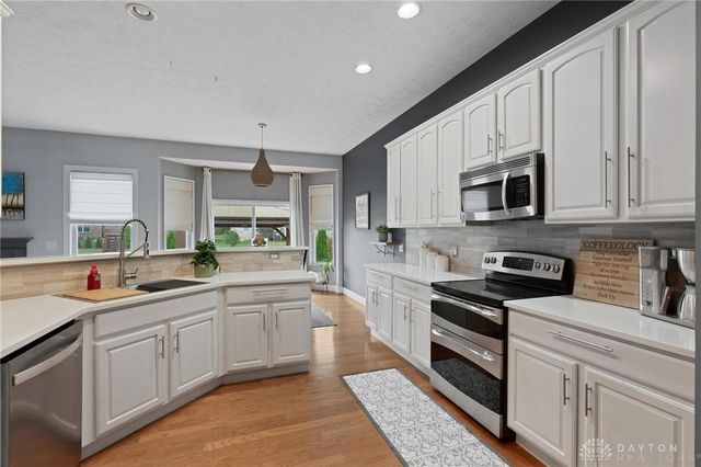 4220 Grace Circle, Beavercreek, OH 45431
