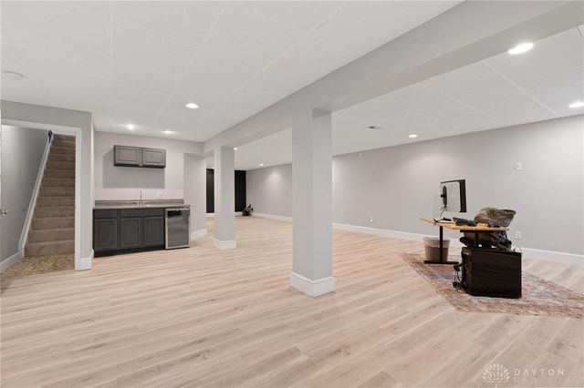 4220 Grace Circle, Beavercreek, OH 45431