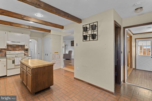 141 CREST AVE, Hamilton, NJ 08690