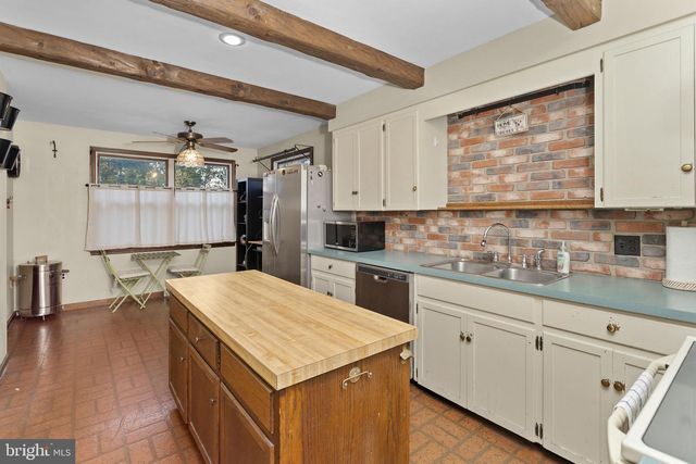 141 CREST AVE, Hamilton, NJ 08690