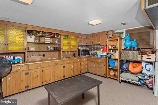 141 CREST AVE, Hamilton, NJ 08690