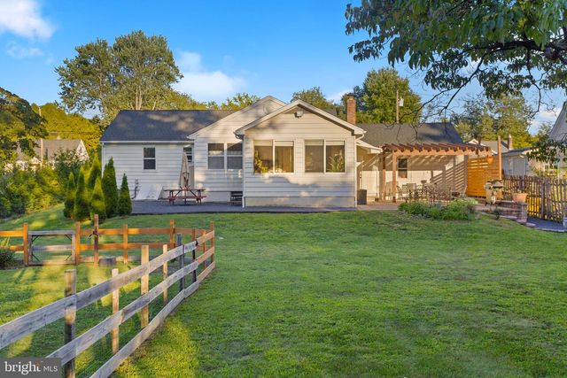 141 CREST AVE, Hamilton, NJ 08690