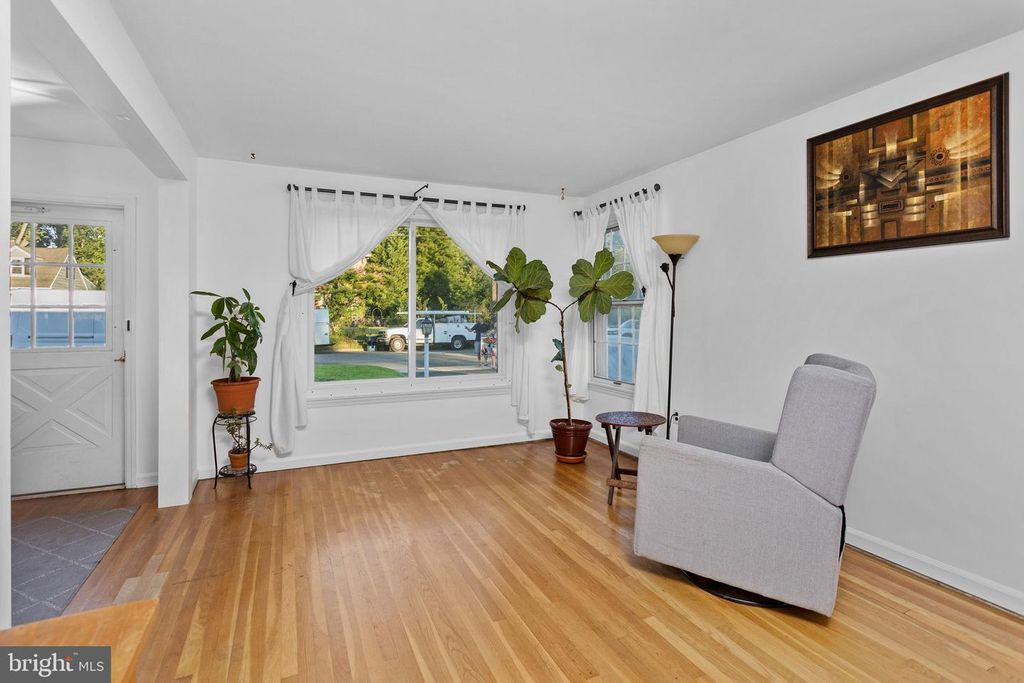 141 CREST AVE, HAMILTON, NJ 08690 — photo 5