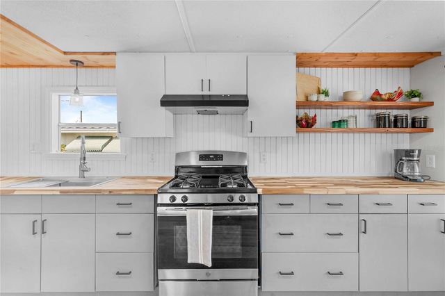 5345 JO STREET, Zephyrhills, FL 33542