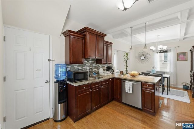 65 Franklin Road, Teaneck, NJ 07666
