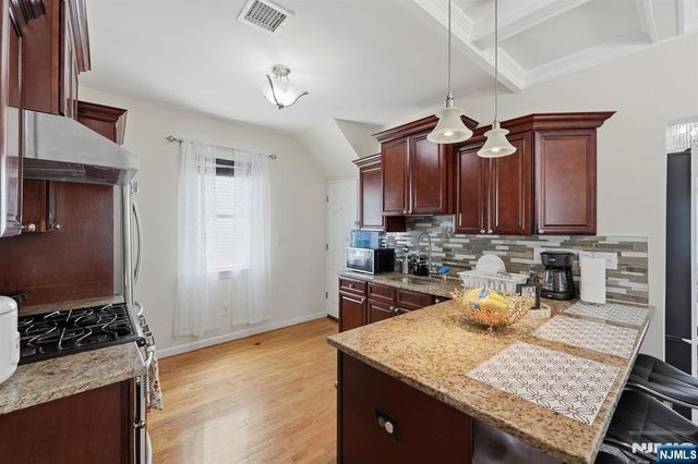 65 Franklin Road, Teaneck, NJ 07666