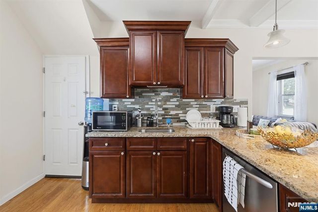 65 Franklin Road, Teaneck, NJ 07666