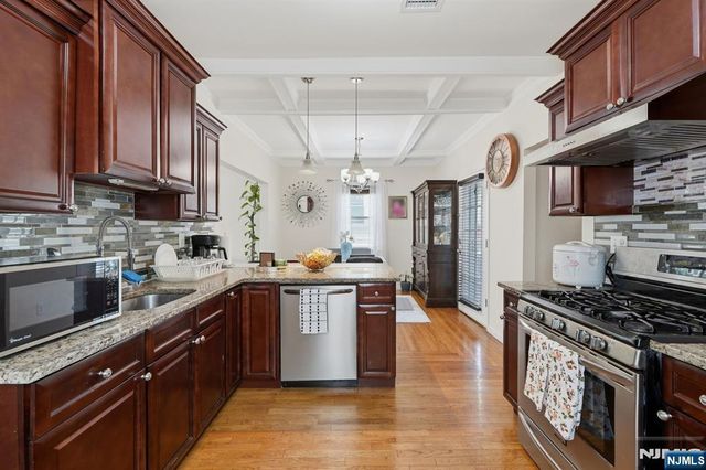 65 Franklin Road, Teaneck, NJ 07666