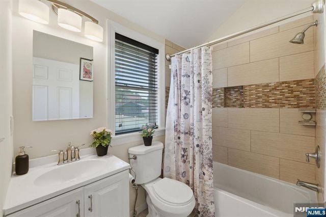 65 Franklin Road, Teaneck, NJ 07666