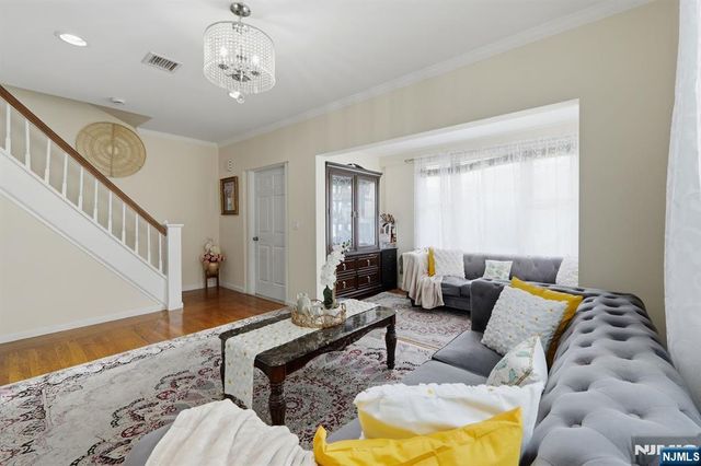65 Franklin Road, Teaneck, NJ 07666