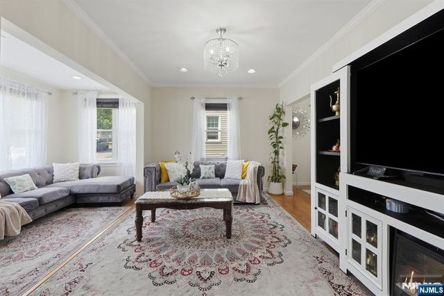 65 Franklin Road, Teaneck, NJ 07666