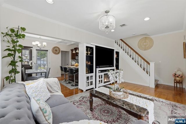 65 Franklin Road, Teaneck, NJ 07666