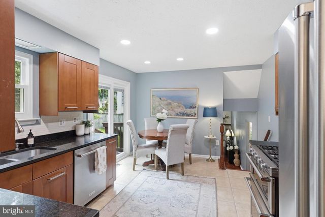 9207 PALOMA, Springfield, VA 22153