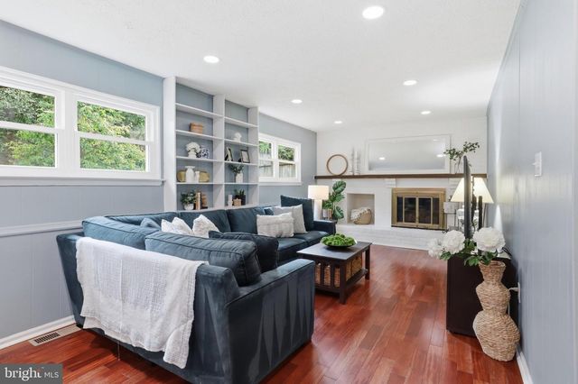 9207 PALOMA, Springfield, VA 22153