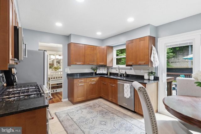 9207 PALOMA, Springfield, VA 22153