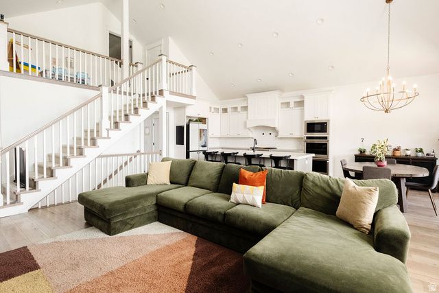 924 S COUNTRY LN, Farmington, UT 84025