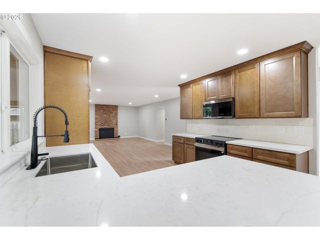 220 Sw 144TH Ave, Beaverton, OR 97006