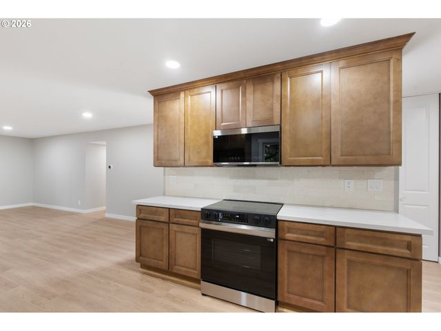 220 Sw 144TH Ave, Beaverton, OR 97006