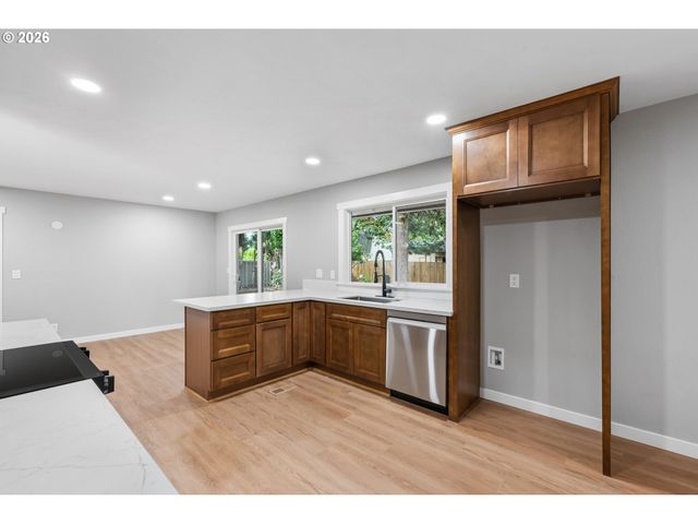 220 Sw 144TH Ave, Beaverton, OR 97006