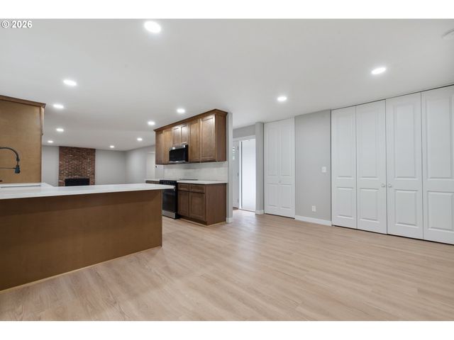 220 Sw 144TH Ave, Beaverton, OR 97006