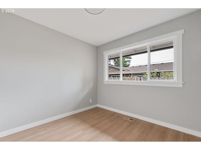 220 Sw 144TH Ave, Beaverton, OR 97006