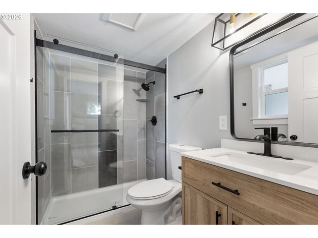 220 Sw 144TH Ave, Beaverton, OR 97006