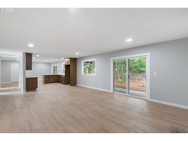 220 Sw 144TH Ave, Beaverton, OR 97006