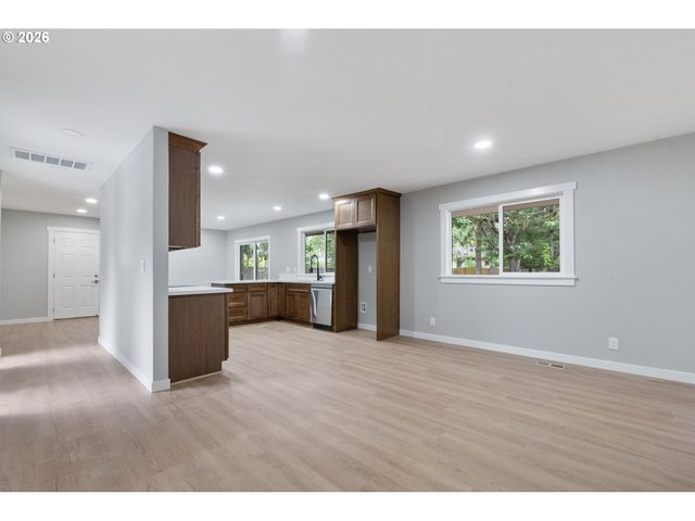 220 Sw 144TH Ave, Beaverton, OR 97006