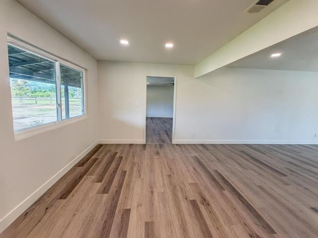7403 E Alluvial Avenue, Clovis, CA 93619