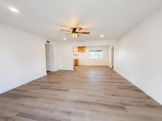 7403 E Alluvial Avenue, Clovis, CA 93619