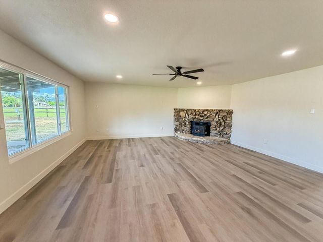 7403 E Alluvial Avenue, Clovis, CA 93619