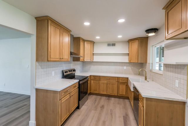 7403 E Alluvial Avenue, Clovis, CA 93619
