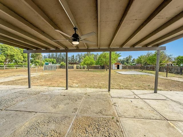 7403 E Alluvial Avenue, Clovis, CA 93619