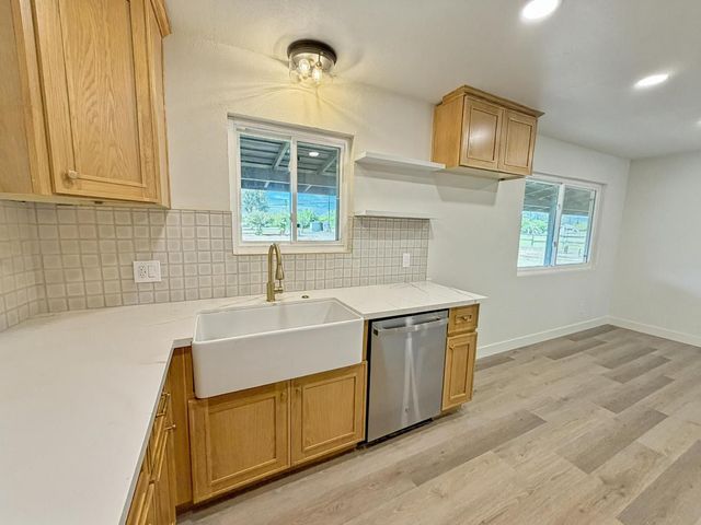 7403 E Alluvial Avenue, Clovis, CA 93619