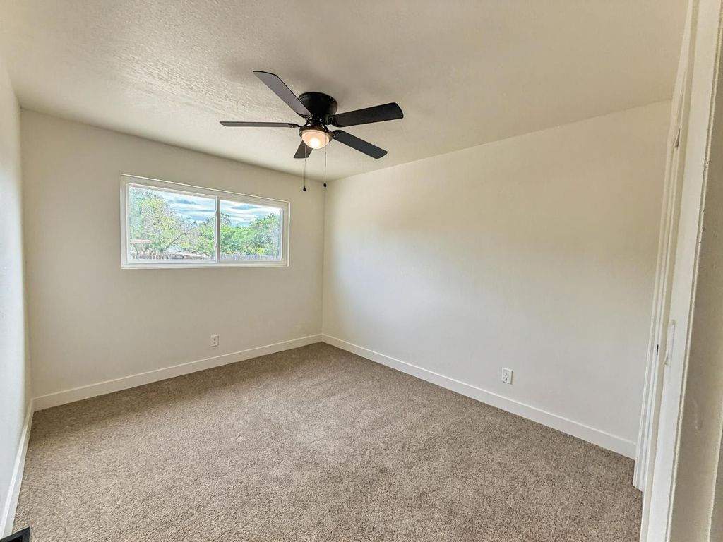 Image 25 of property listing at 7403 E Alluvial Avenue, Clovis, CA 93619