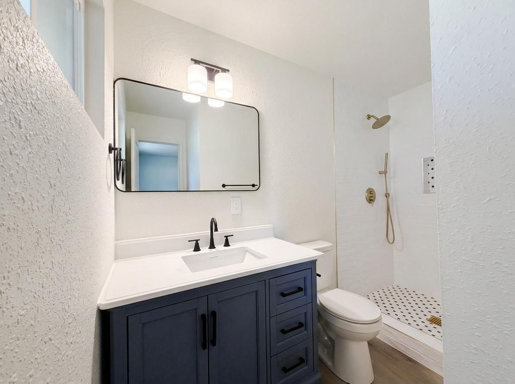 Image 32 of property listing at 7403 E Alluvial Avenue, Clovis, CA 93619